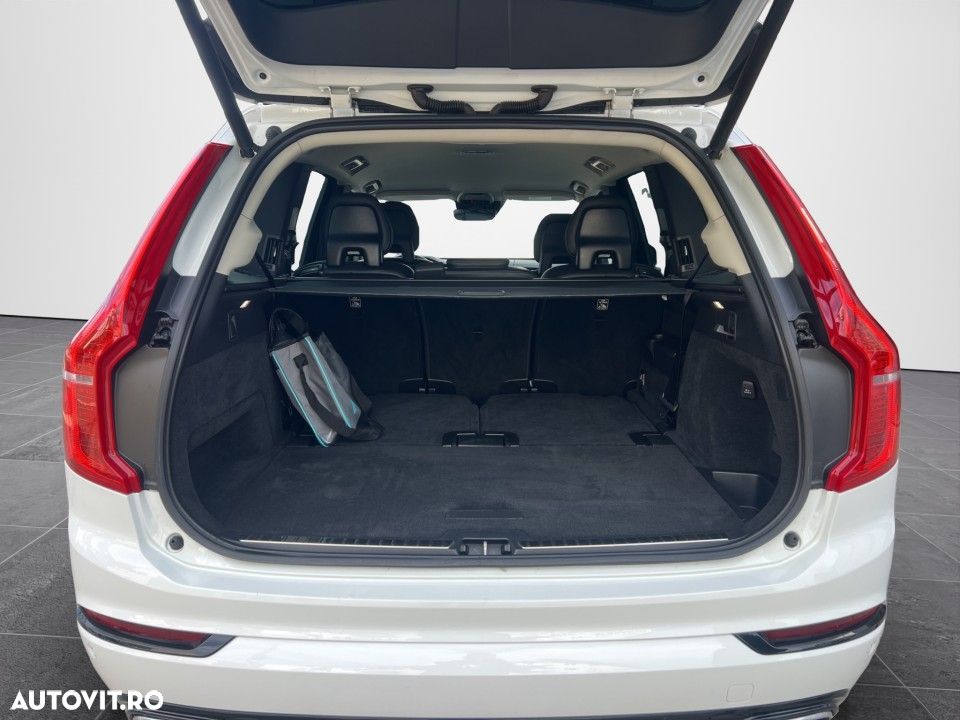 Volvo XC 90 Recharge T8 eAWD R-Design - 17
