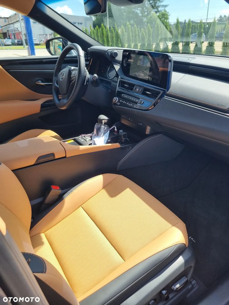 Lexus ES 300h Prestige - 9