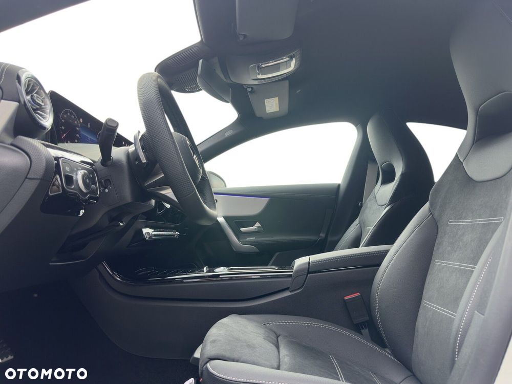 Mercedes-Benz CLA 200 AMG Line 7G-DCT - 8
