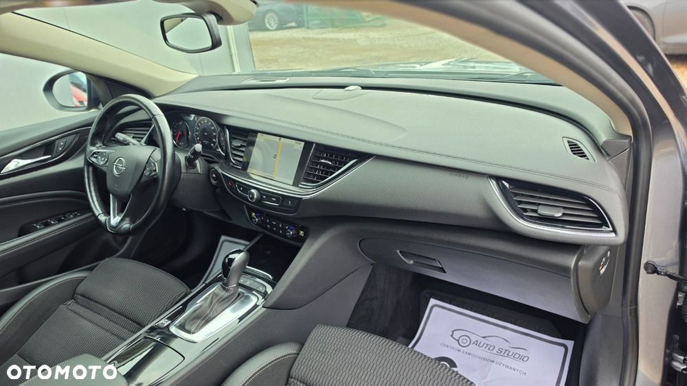 Opel Insignia - 11