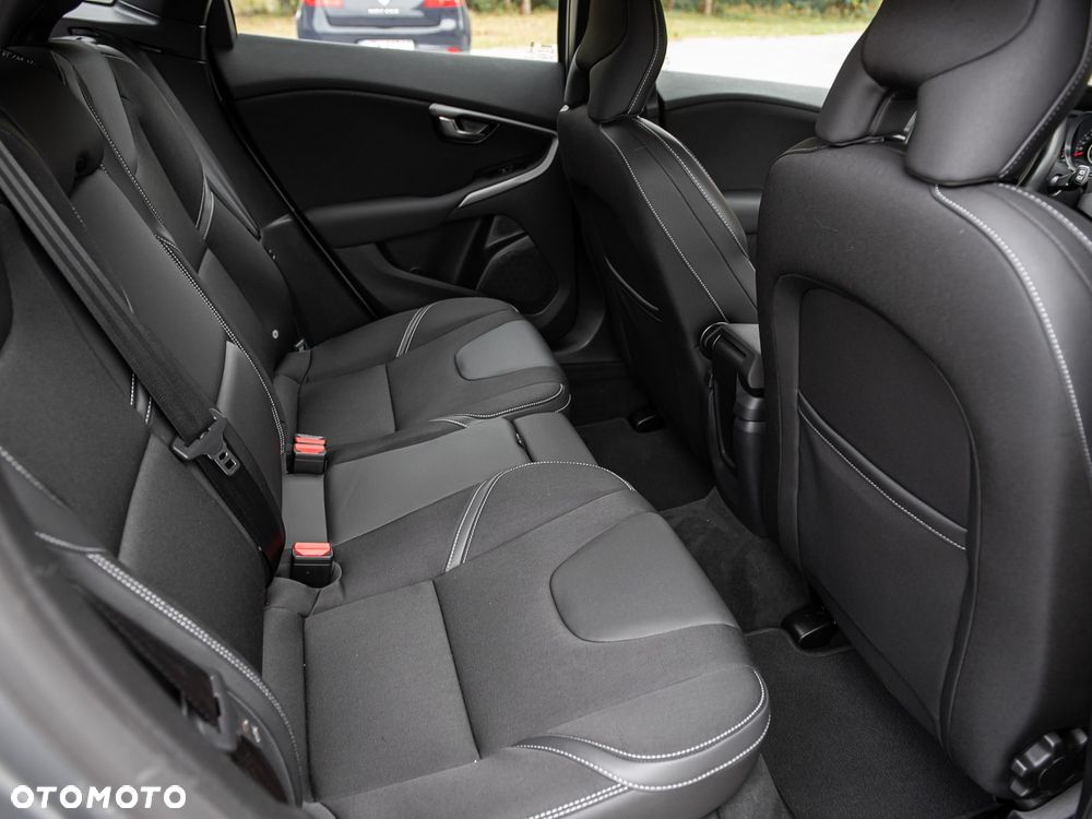 Volvo V40 - 30