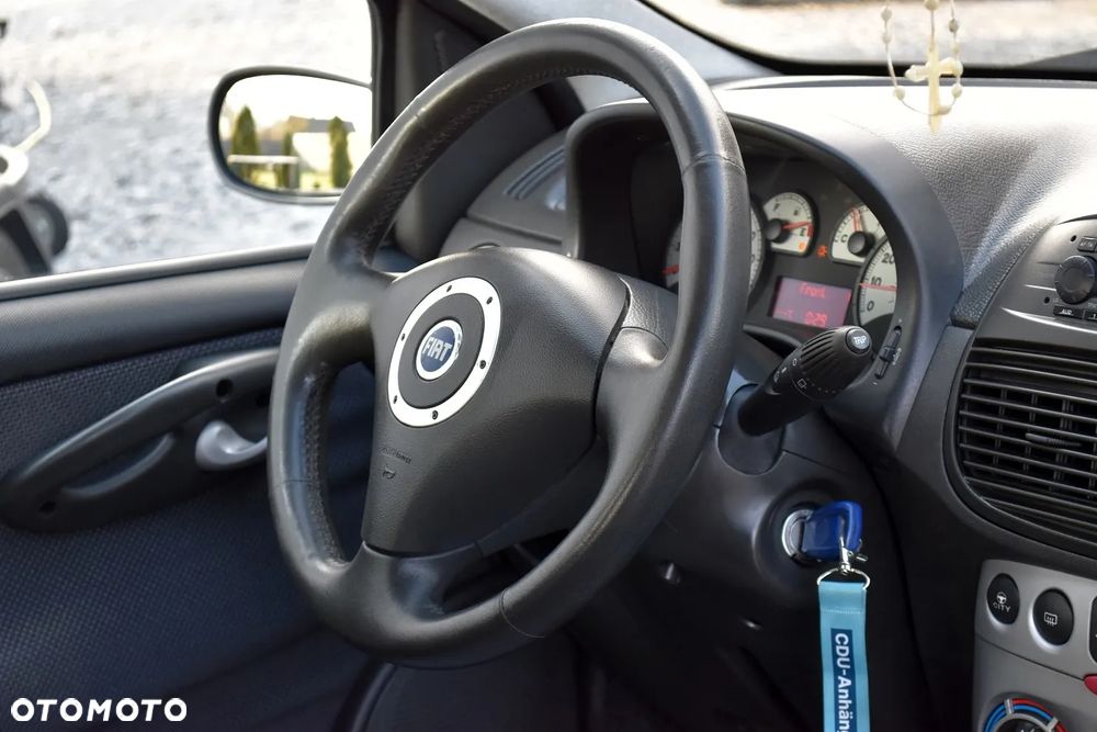 Fiat Punto 1.4 16V Sporting - 22