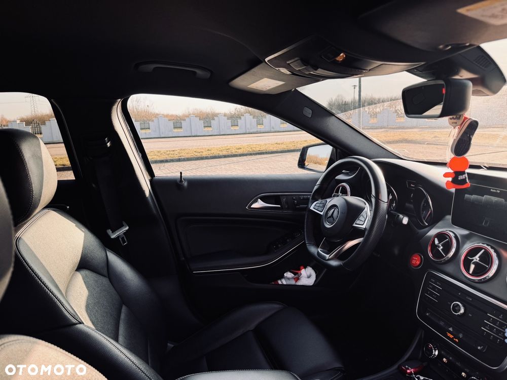 Mercedes-Benz GLA 250 7G-DCT Style - 7