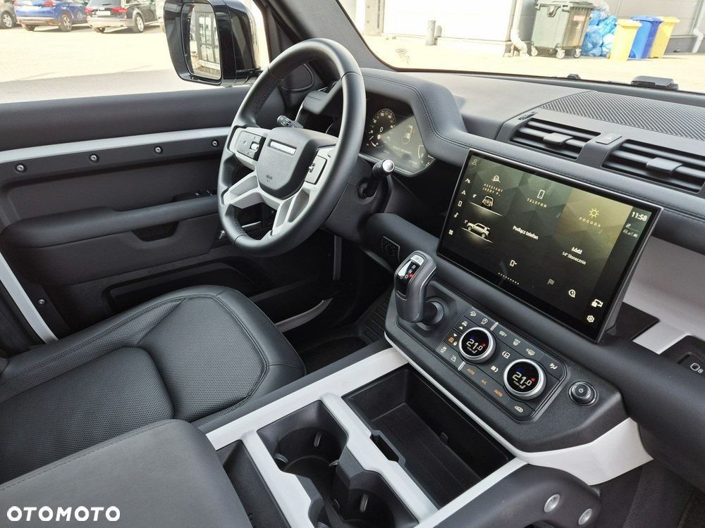 Land Rover Defender - 34