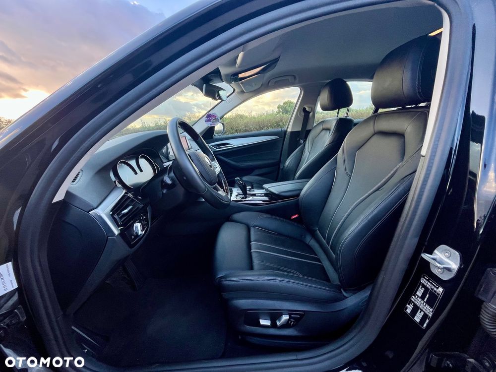 BMW Seria 5 518d - 14