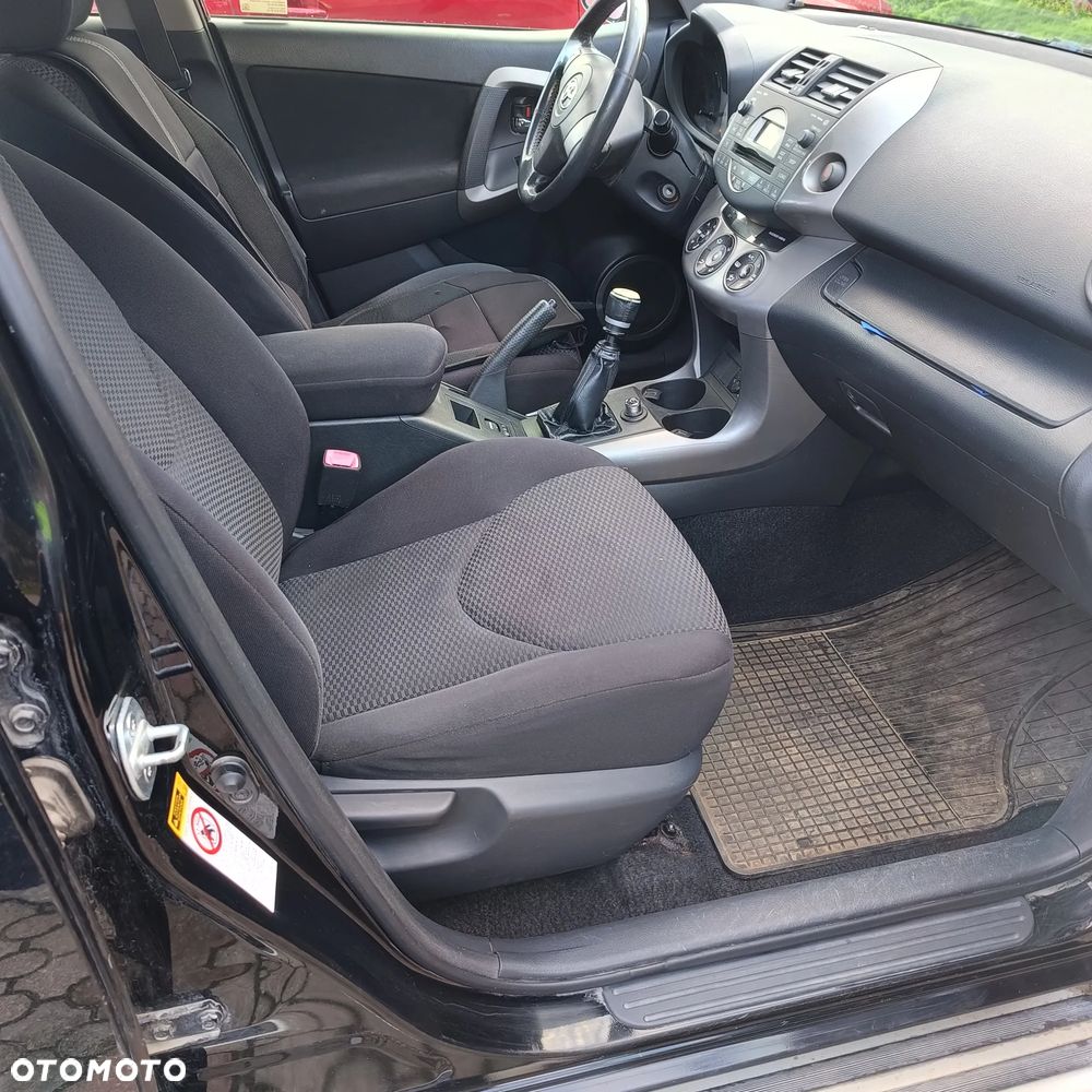 Toyota RAV4 2.2 D-4D Premium - 8