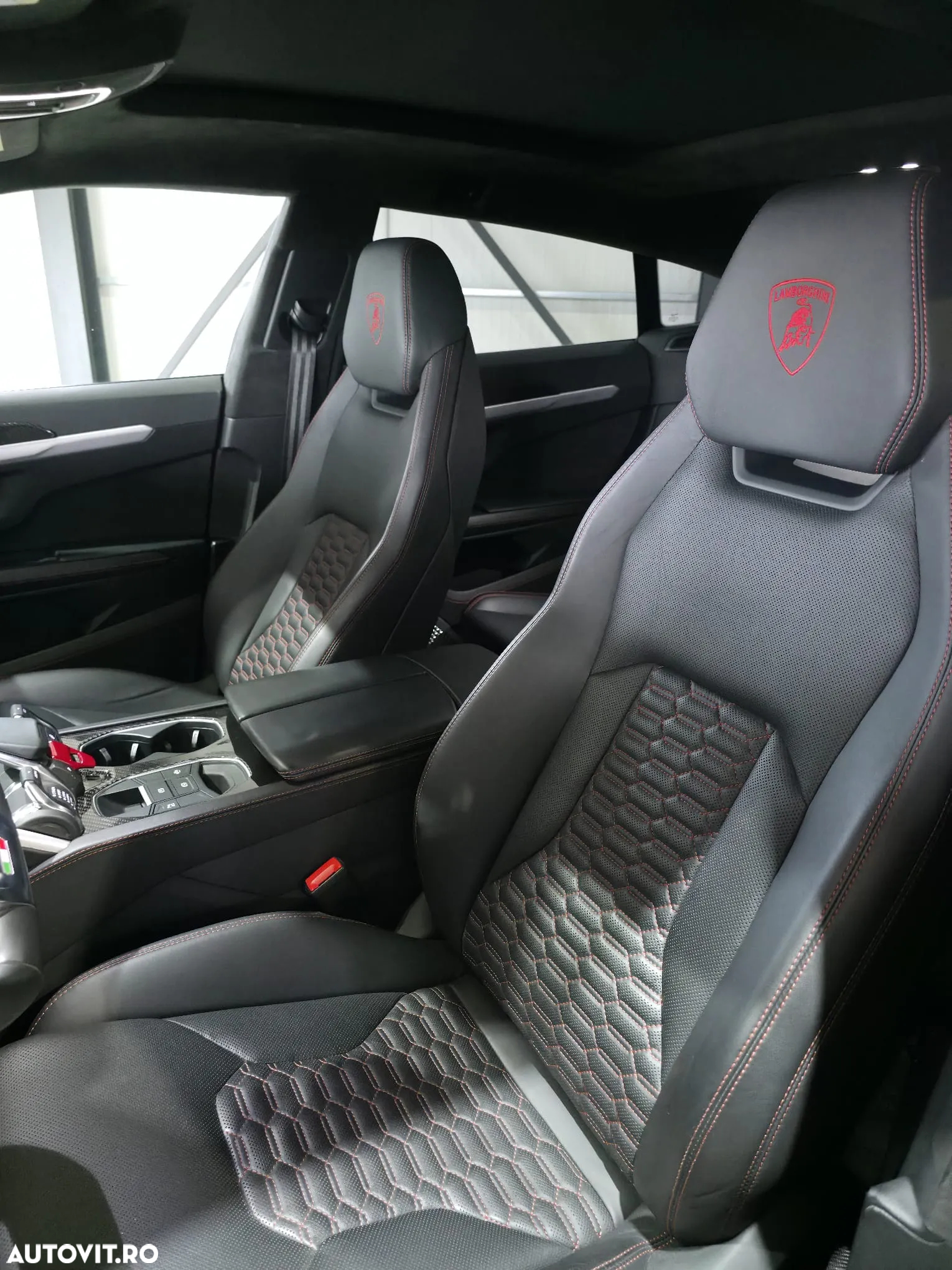 Lamborghini URUS Standard - 19