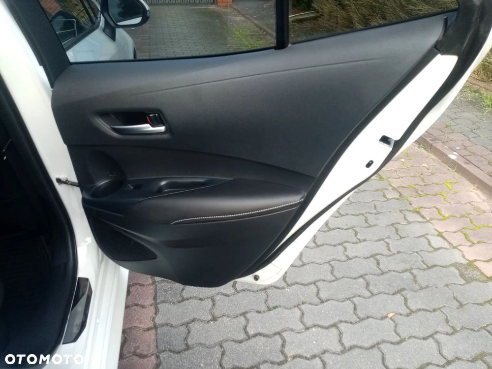Toyota Corolla 1.8 Hybrid Style - 18