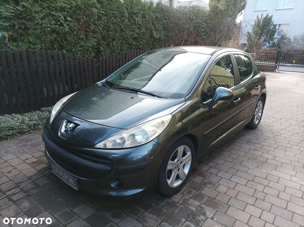 Peugeot 207 - 1