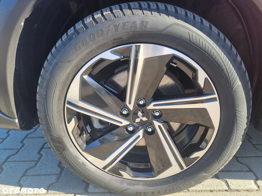 Mitsubishi Eclipse Cross - 25