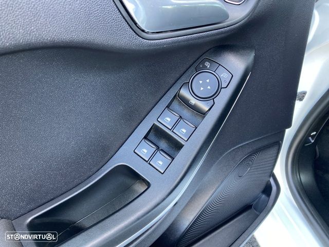 Ford Fiesta 1.0 EcoBoost Hybrid S&S TITANIUM - 26