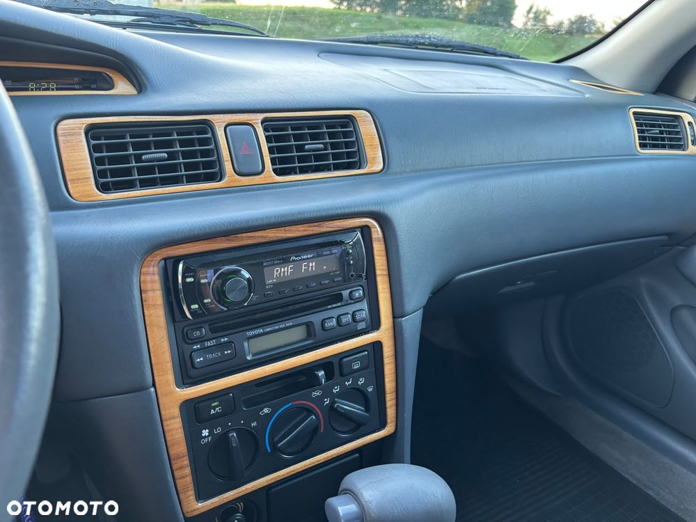 Toyota Camry - 19