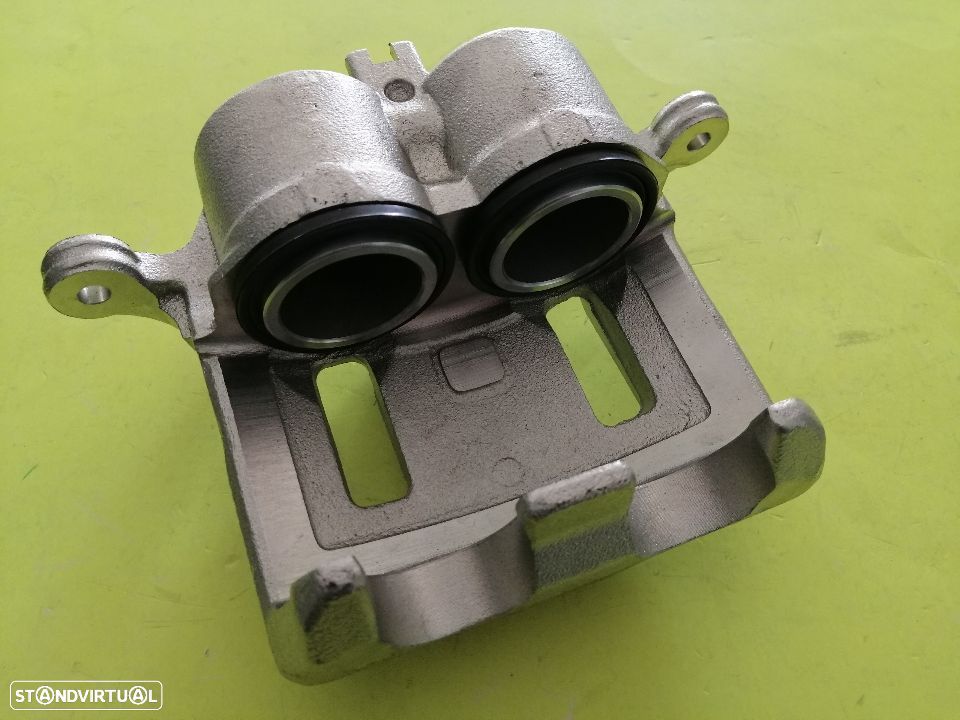 Pinças de travão da frente Nissan Pickup D22 NOVAS - 1