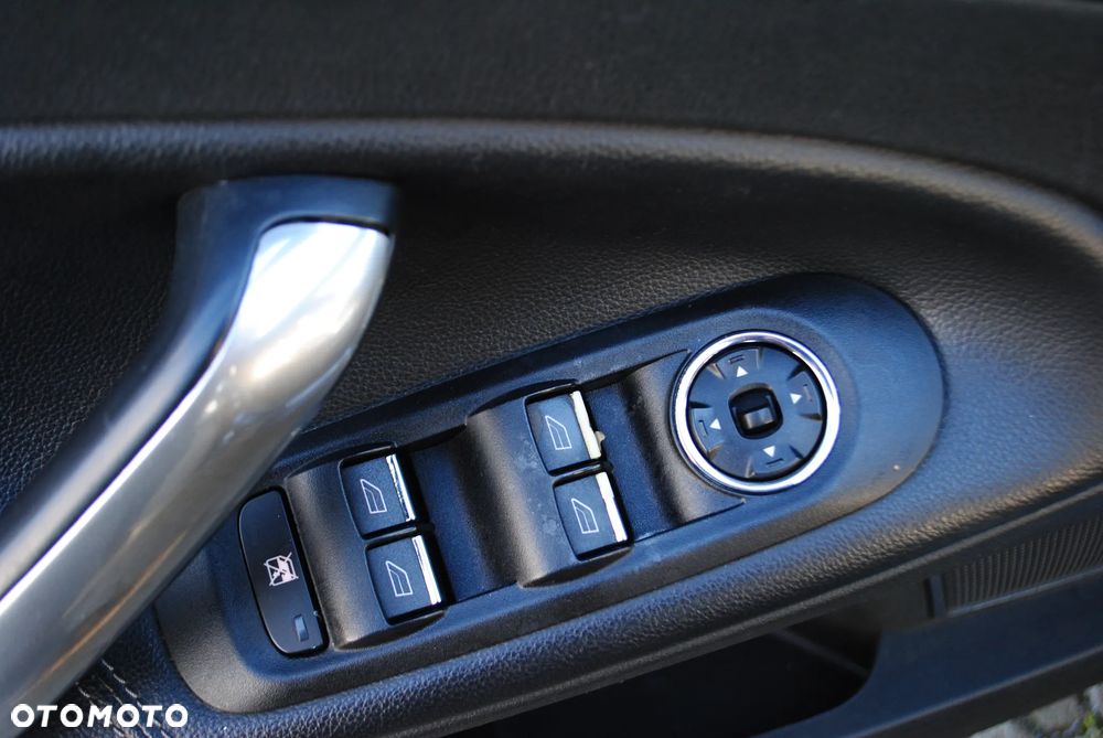 Ford Mondeo 2.0 TDCi Titanium - 19