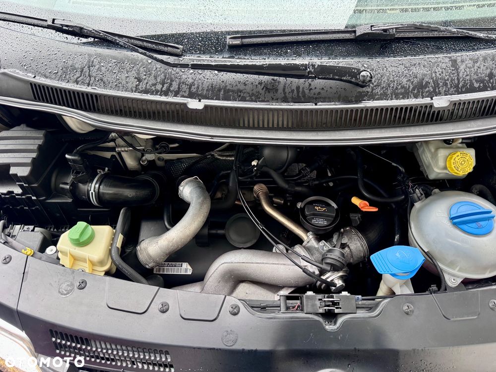 Volkswagen Caravelle - 27