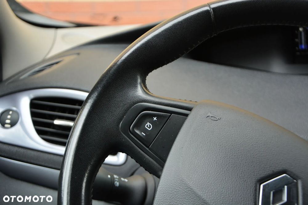 Renault Scenic - 16