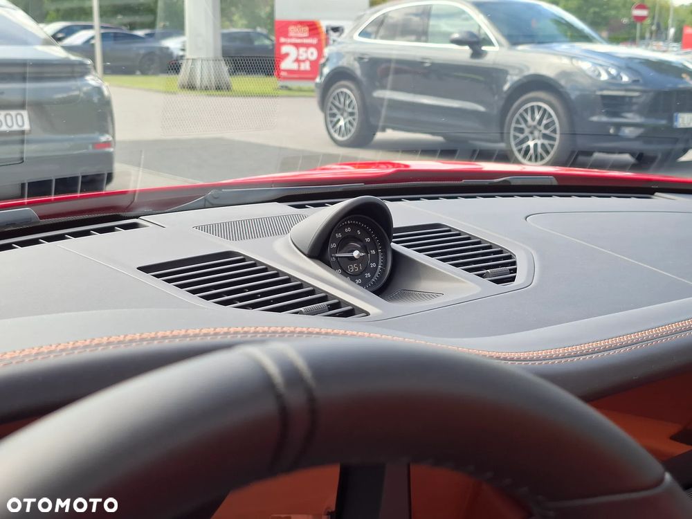 Porsche 911 Carrera 4S - 19