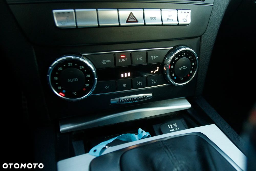 Mercedes-Benz Klasa C 350 CDI DPF (BlueEFFICIENCY) 7G-TRONIC Avantgarde - 29