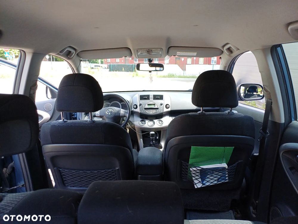 Toyota RAV4 - 7