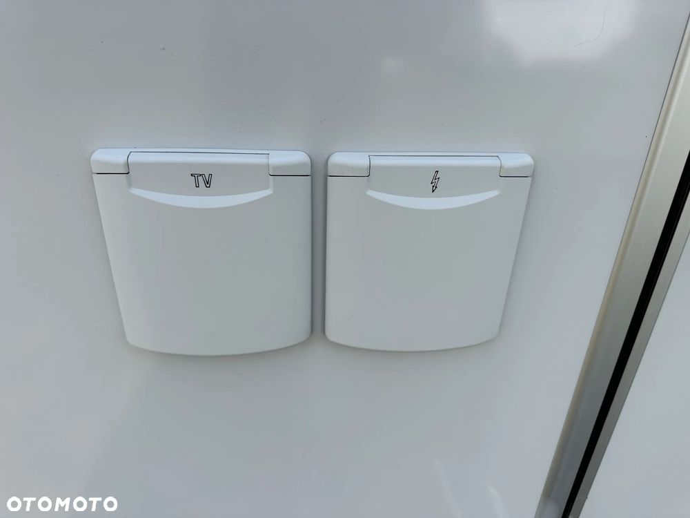 KNAUS 420 SUDWIND SILVER SELECTION z napędem i markizą !!! - 12