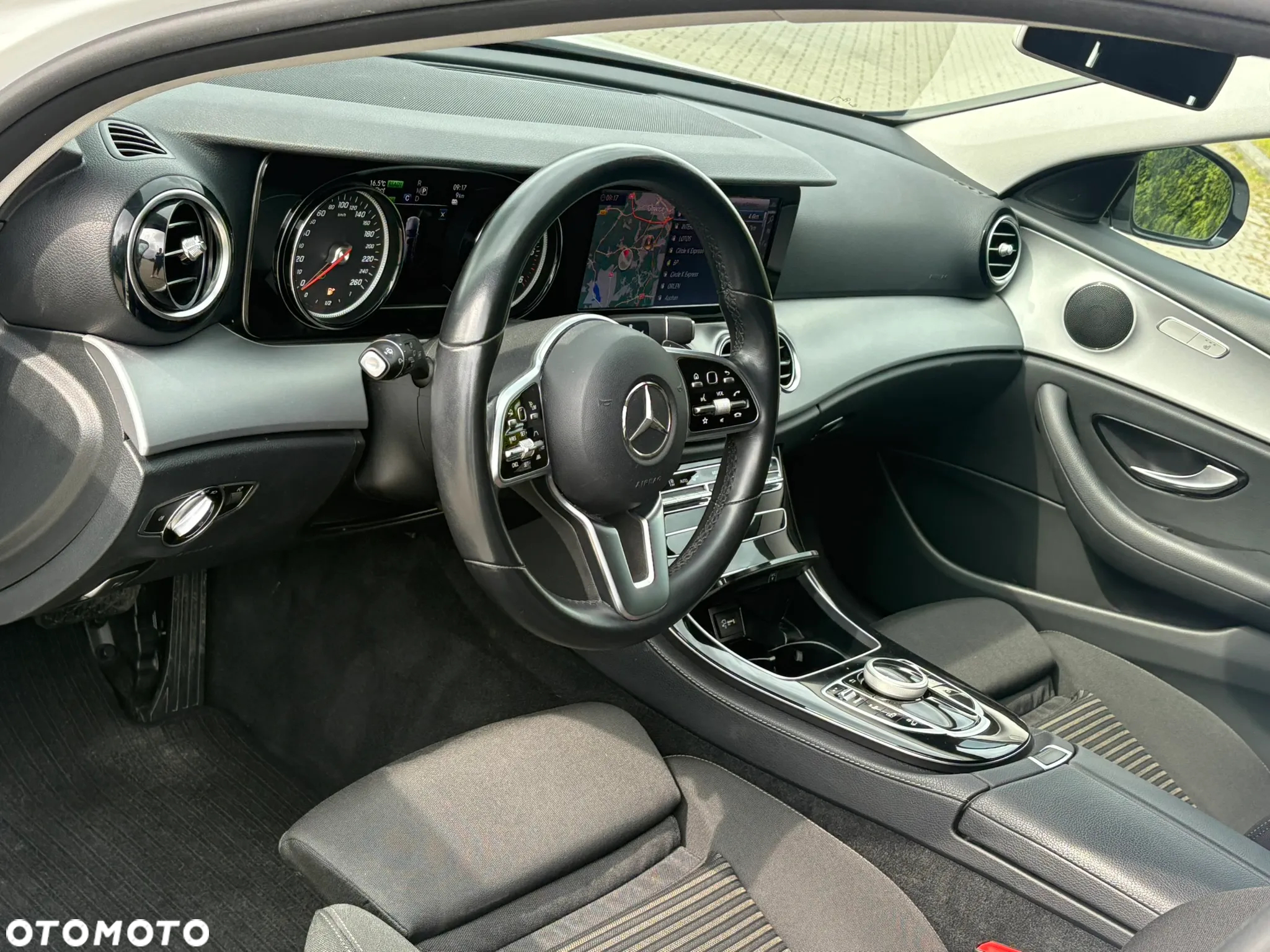 Mercedes-Benz Klasa E - 9