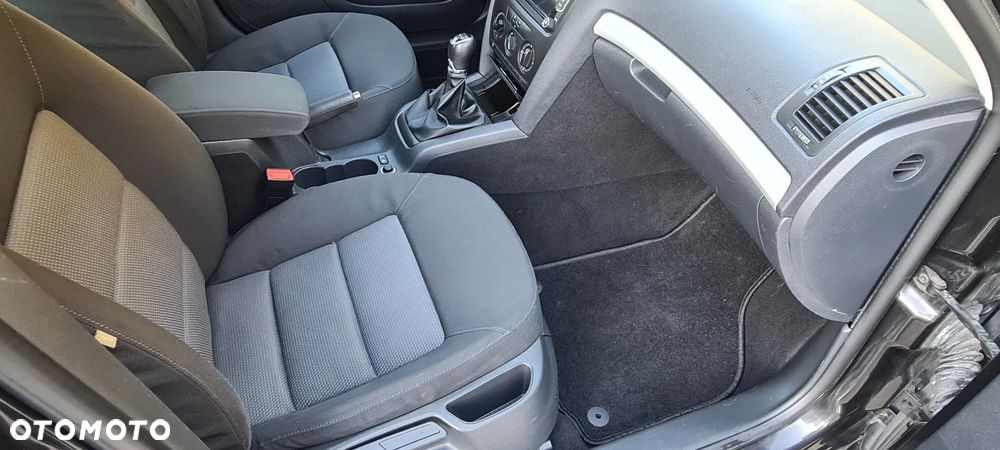 Skoda Octavia 1.6 Team Edition - 16