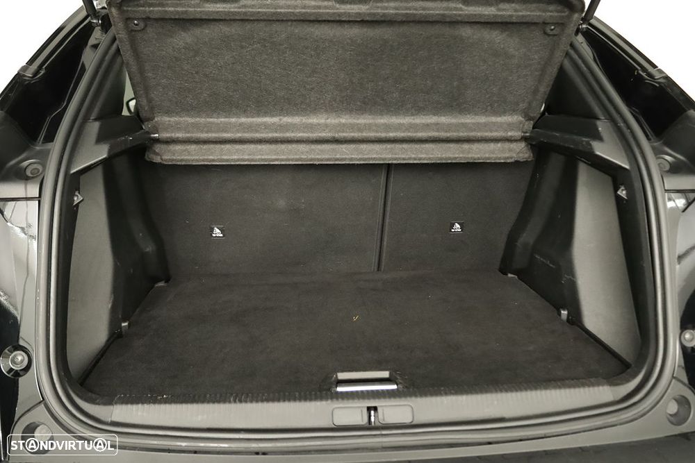 Peugeot 2008 1.2 PureTech GT EAT8 - 24