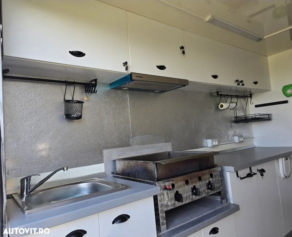 Mercedes-Benz Sprinter - 4