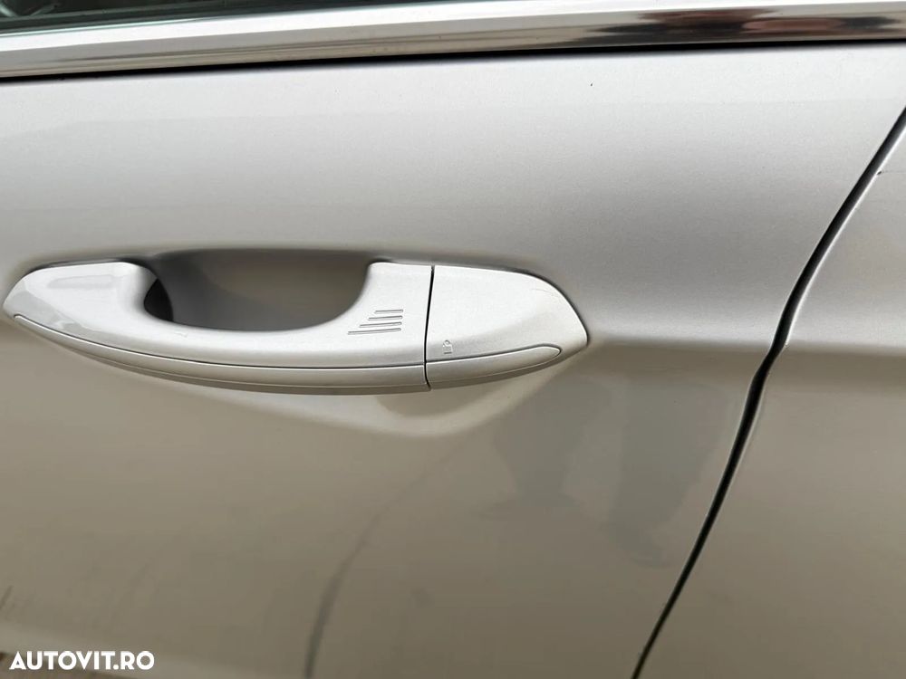 Ford Mondeo - 12