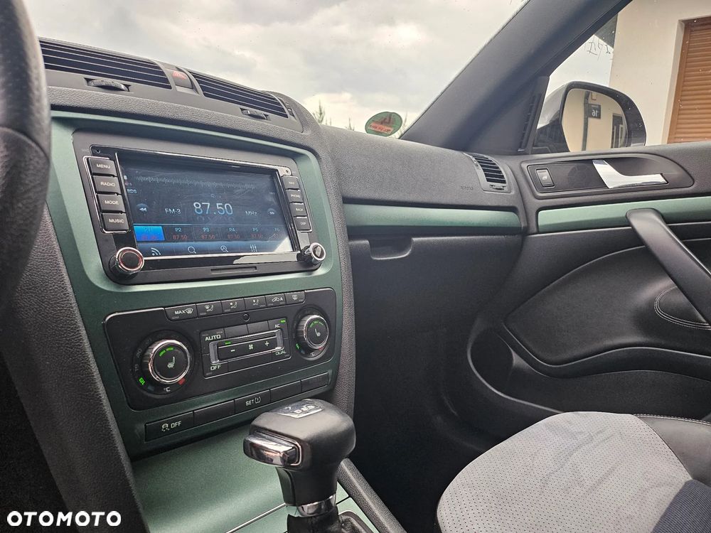 Skoda Octavia 2.0 TDI CR DPF DSG RS - 24