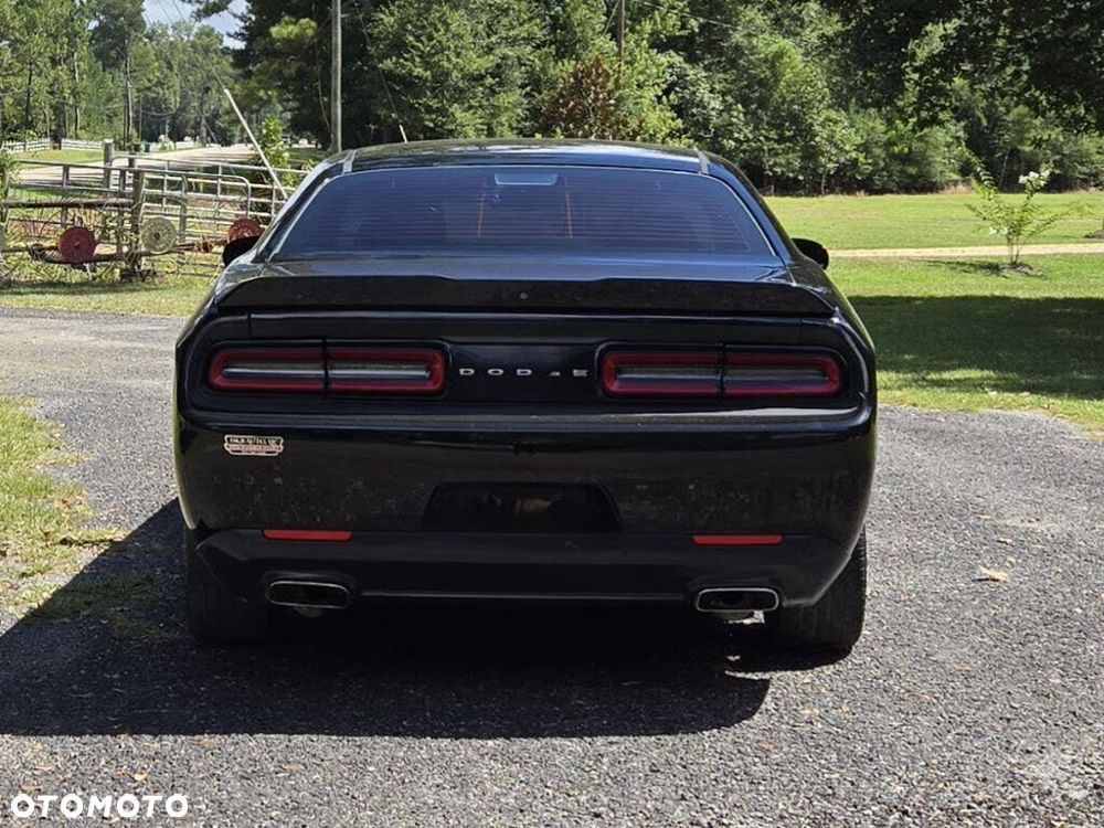 Dodge Challenger - 9