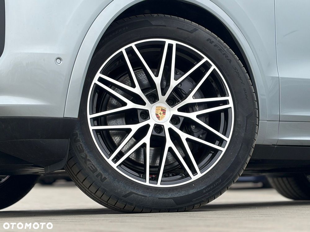 Porsche Cayenne - 9