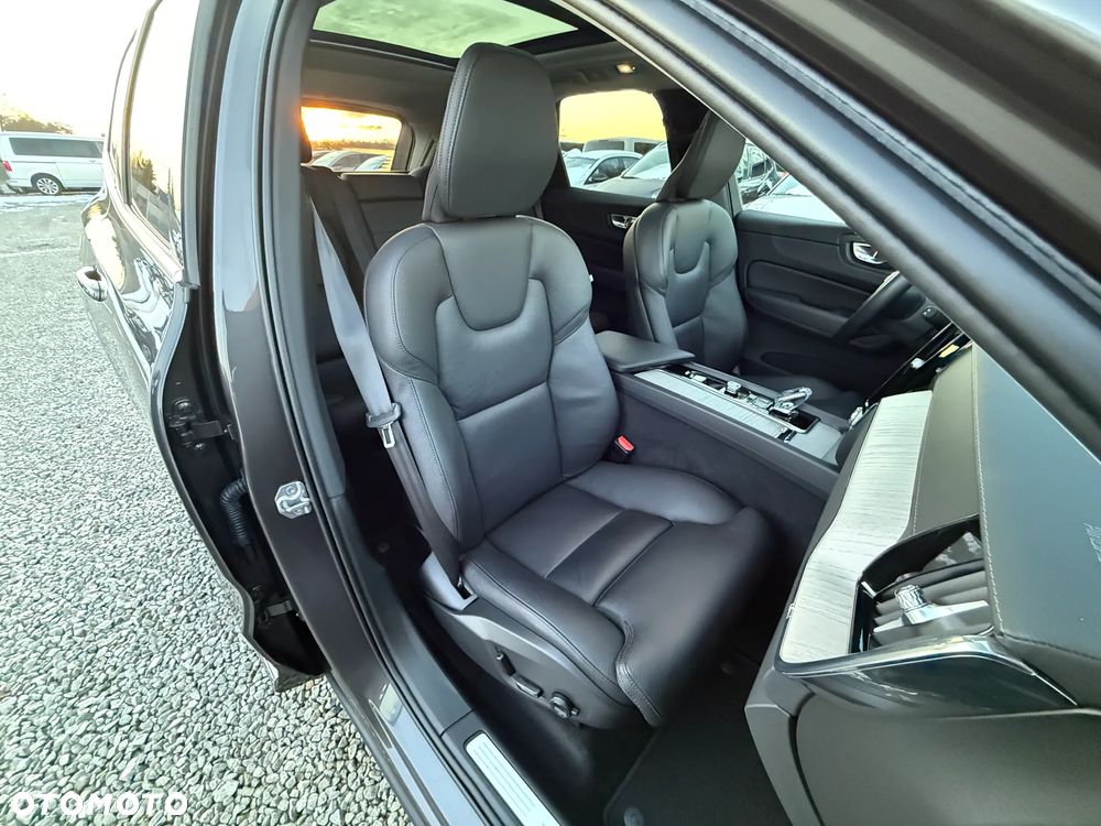 Volvo XC 60 B4 D AWD Geartronic Inscription - 35