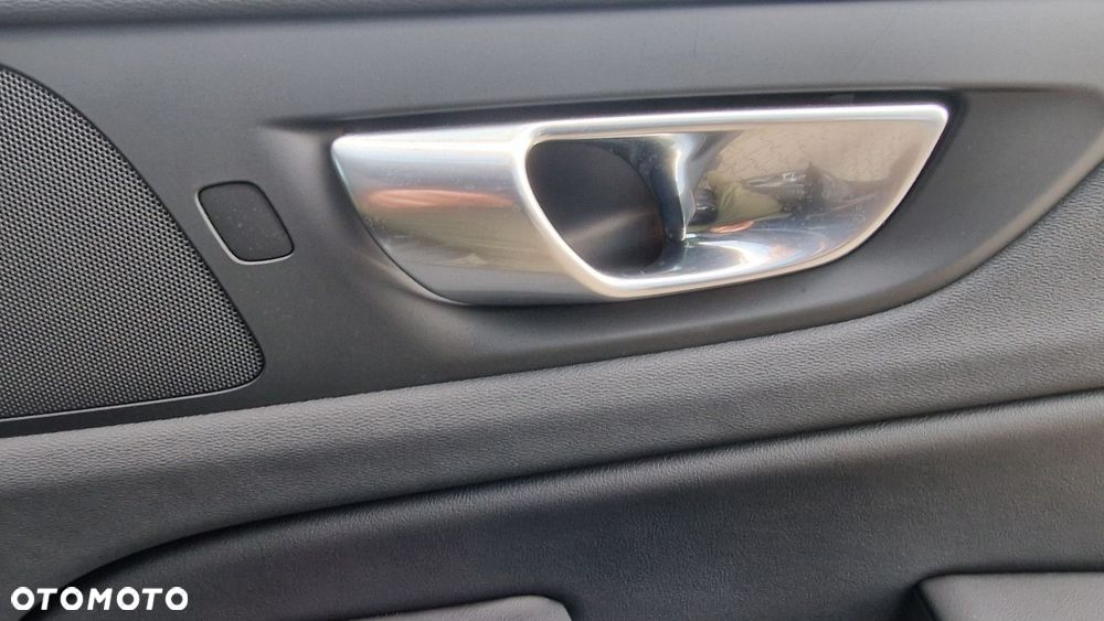 Volvo V60 Cross Country - 16