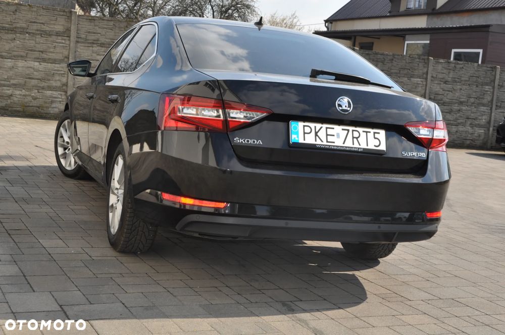 Skoda Superb 2.0 TDI DSG Premium Edition - 10