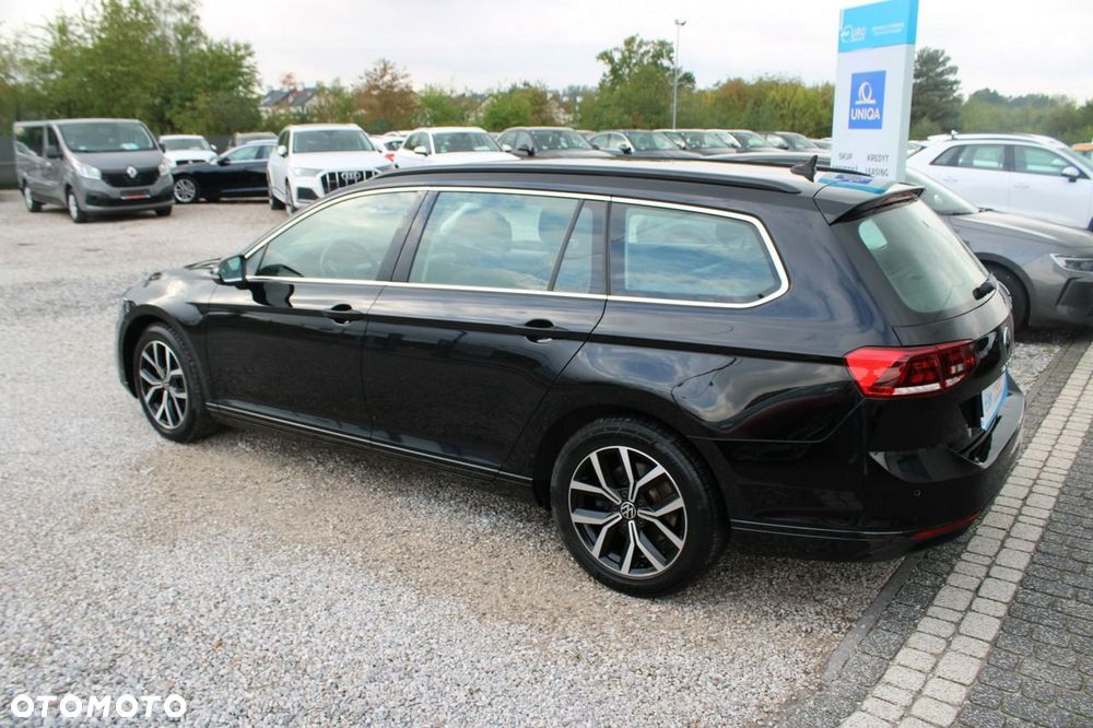Volkswagen Passat - 9