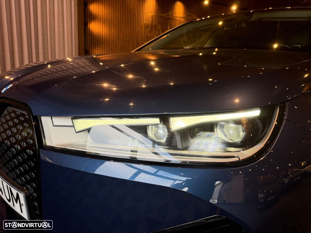 BMW iX xDrive 40 Pack Desportivo - 10