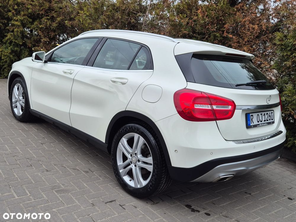 Mercedes-Benz GLA 200 Urban - 10