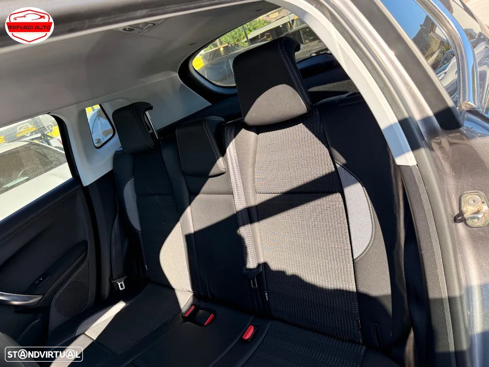Peugeot 2008 1.6 e-HDi Allure - 12