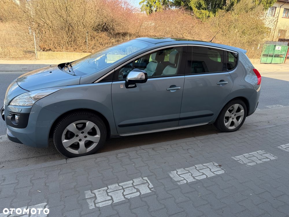 Peugeot 3008 Hybrid4 - 4