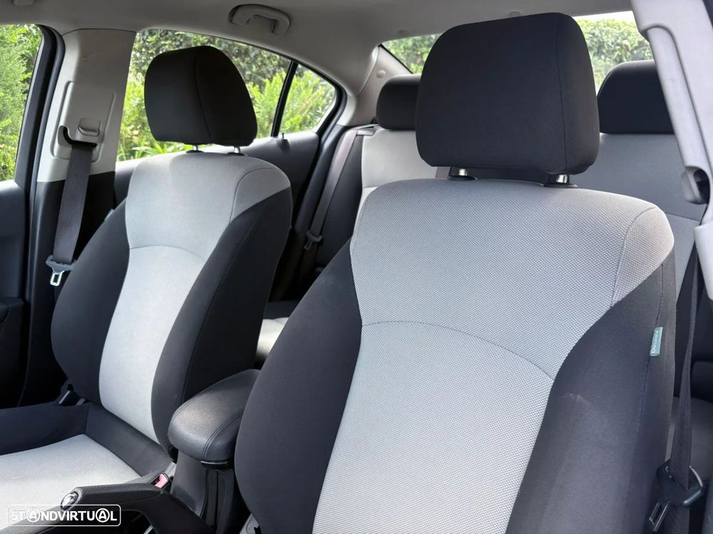 Chevrolet Cruze 1.6 LS - 30