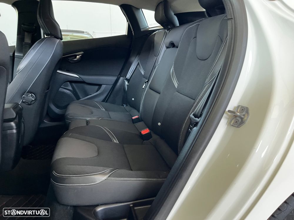 Volvo V40 2.0 D2 Momentum - 13
