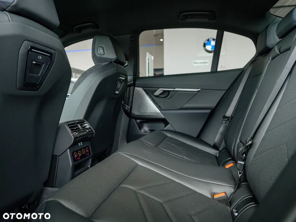 BMW Seria 5 530e xDrive PHEV M Sport - 16