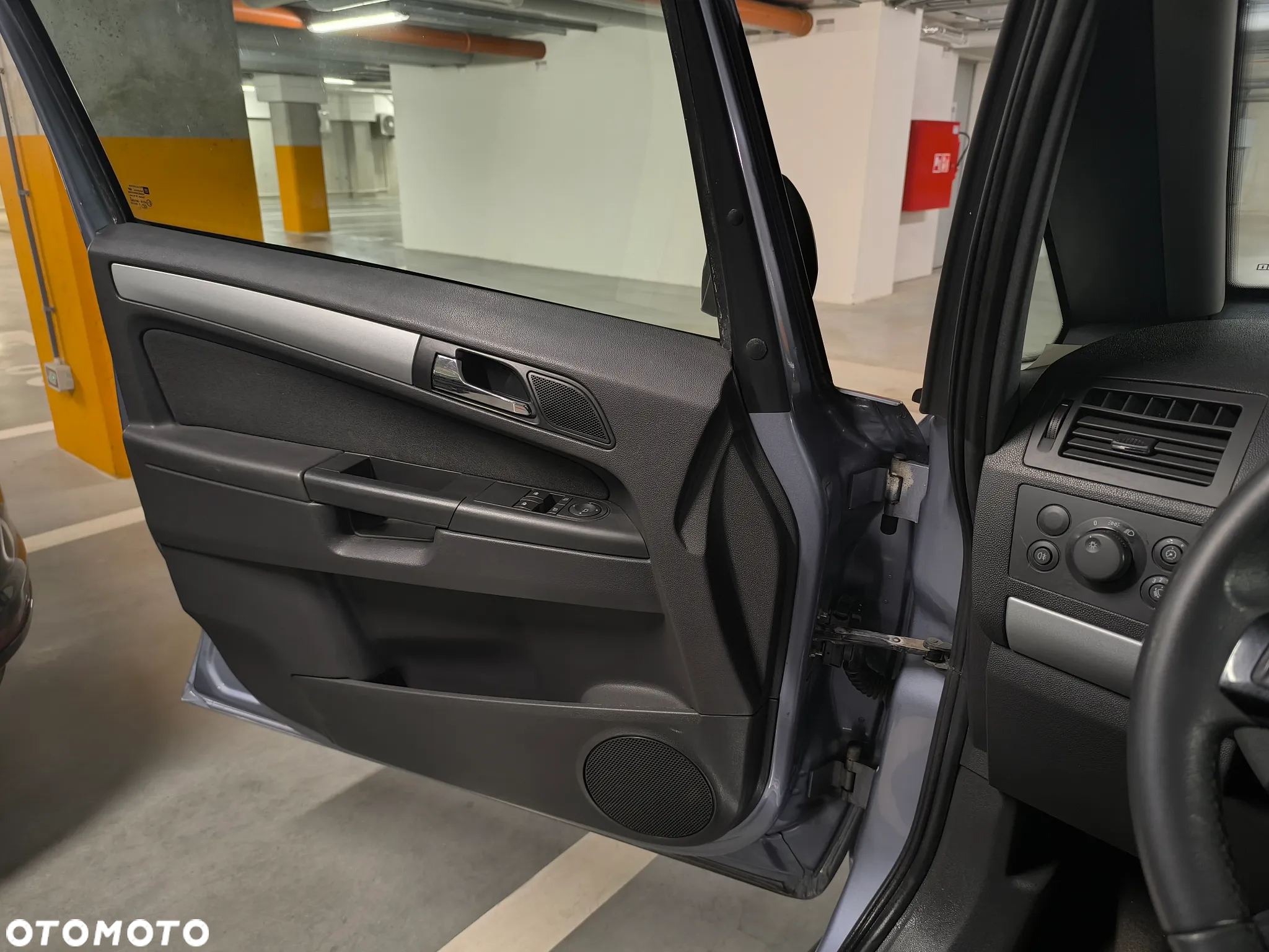 Opel Zafira 2.2 111 - 12
