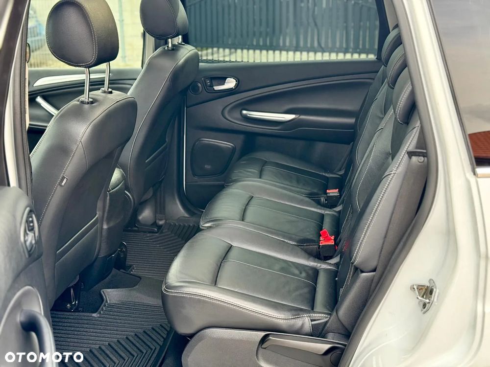 Ford S-Max 2.0 TDCi DPF Titanium X - 32