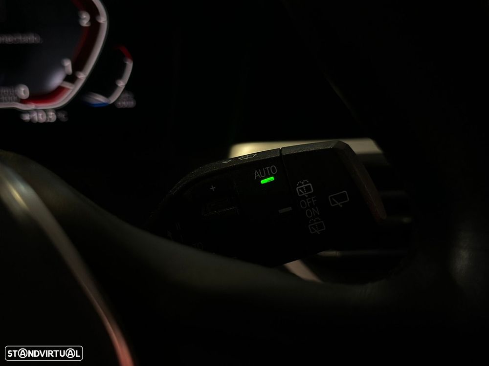 BMW 318 d Touring Line Luxury Auto - 28