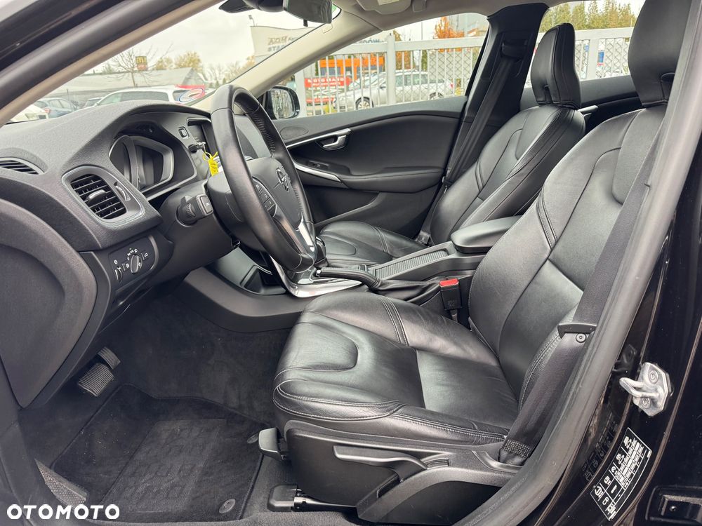 Volvo V40 D3 Geartronic Momentum - 22