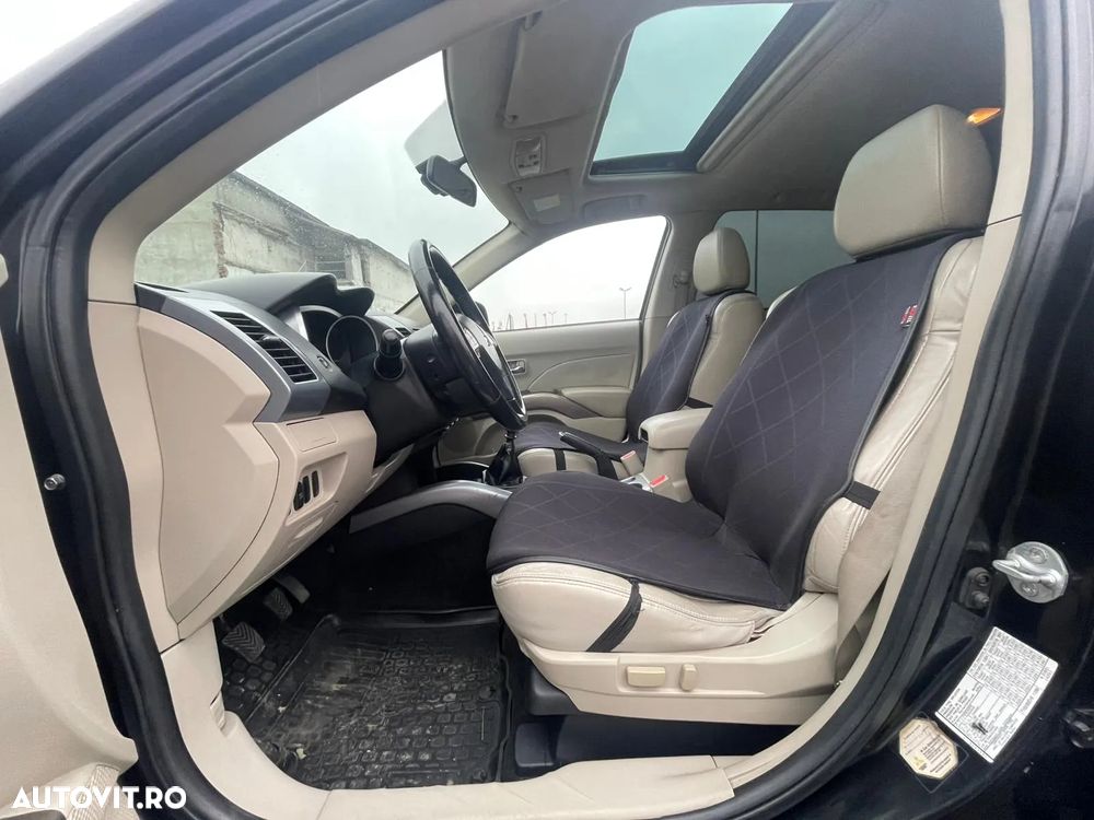 Mitsubishi Outlander 2.2 DI-D 4WD Invite - 19