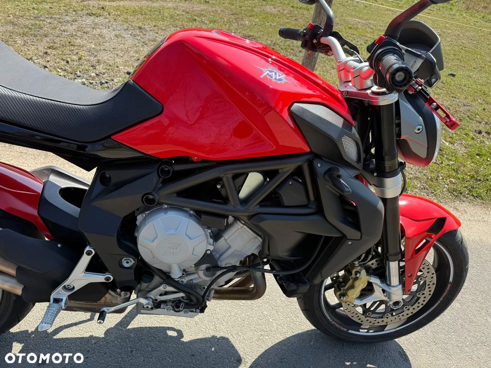MV AGUSTA Brutale - 8