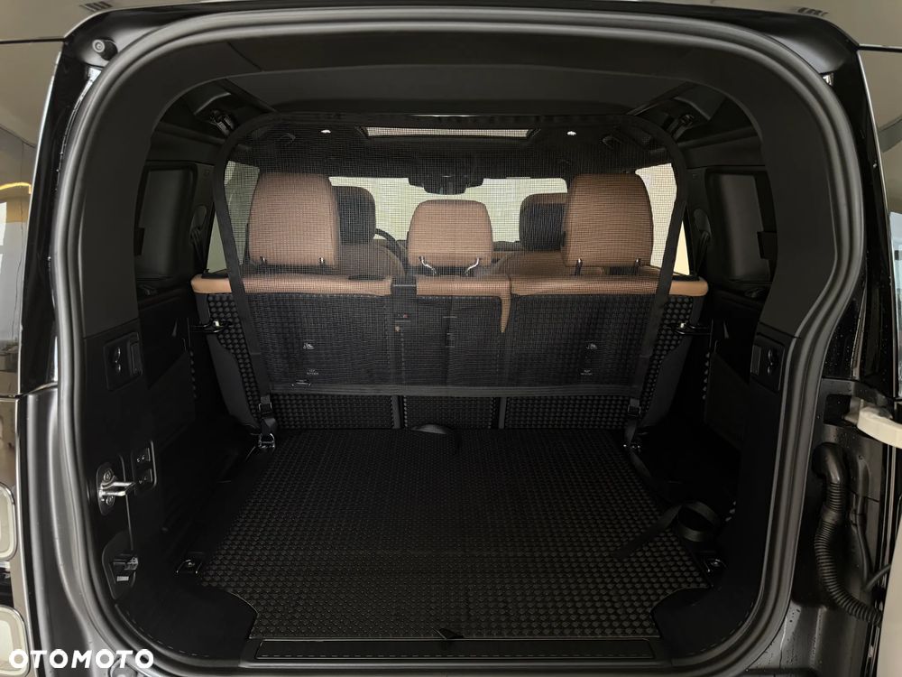 Land Rover Defender - 29